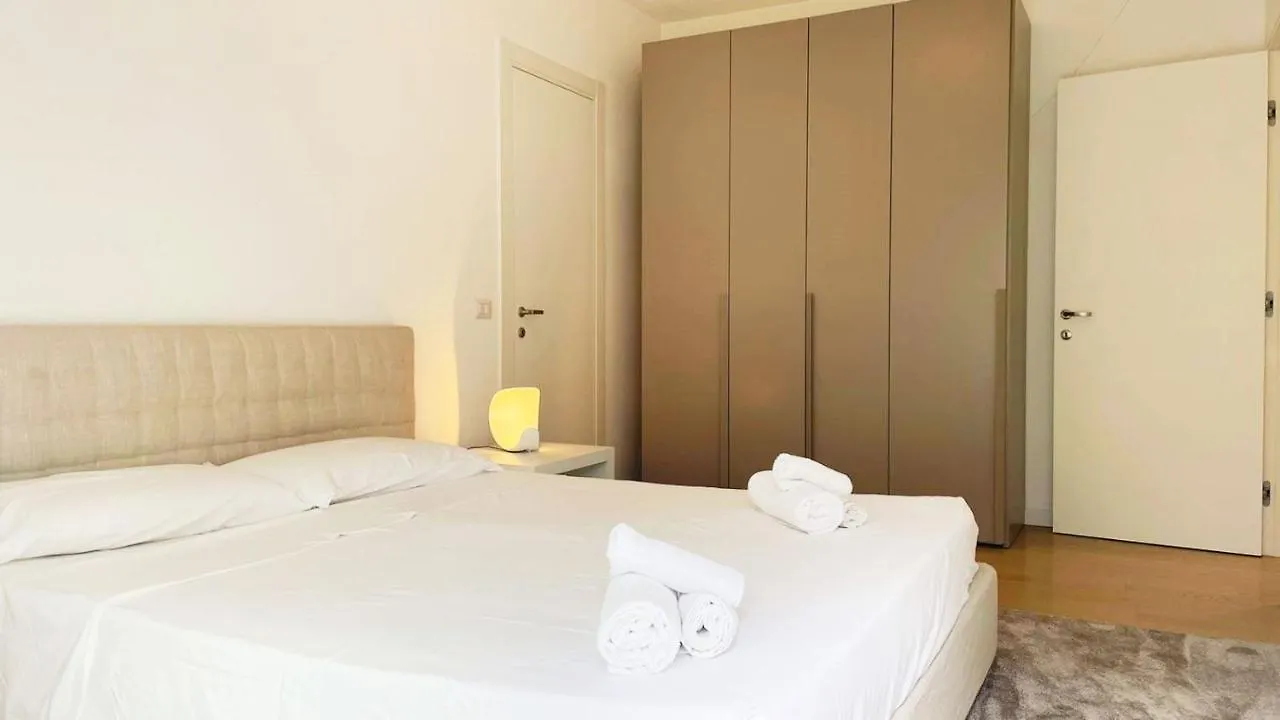 Lake View Apartment アルジェーニョ