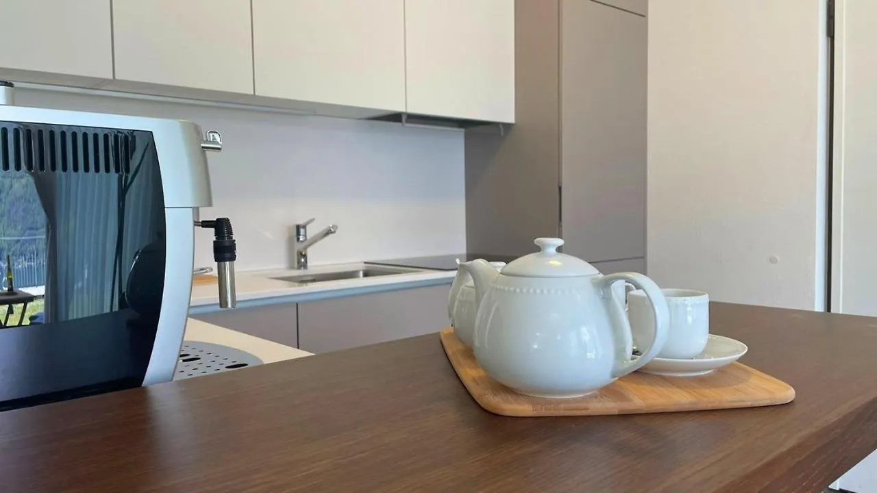 Lake View Apartment アルジェーニョ